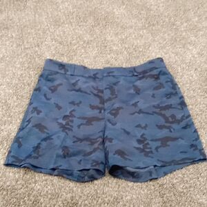 Banana republic 2 tone blue satin camoflauge shorts with 5" inseam size …